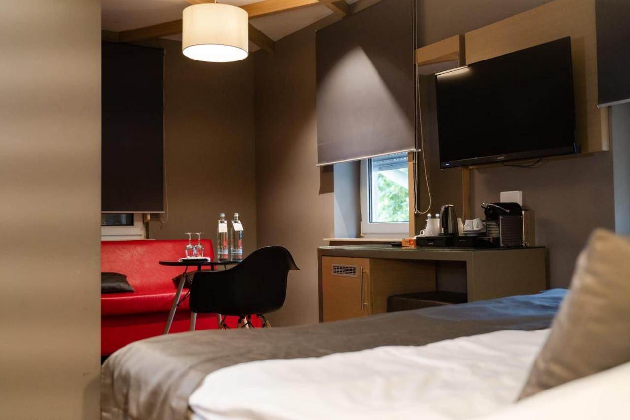 Zum Gruenen Baum Hotel Frankfurt Airport Кельстербах Экстерьер фото