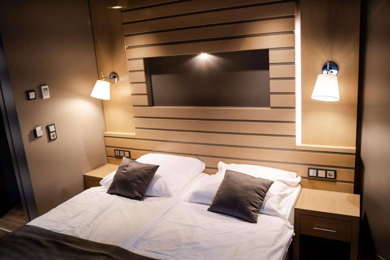 Zum Gruenen Baum Hotel Frankfurt Airport Кельстербах Экстерьер фото