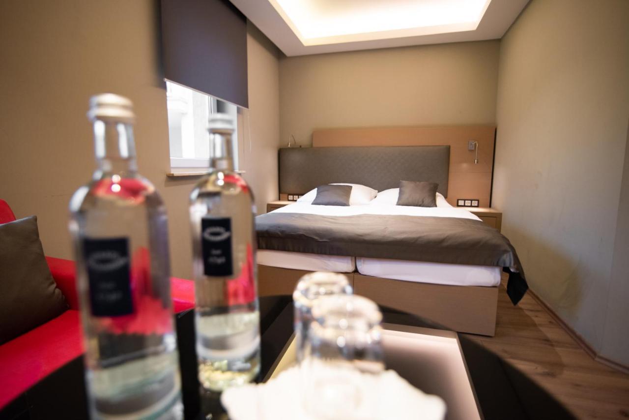 Zum Gruenen Baum Hotel Frankfurt Airport Кельстербах Экстерьер фото