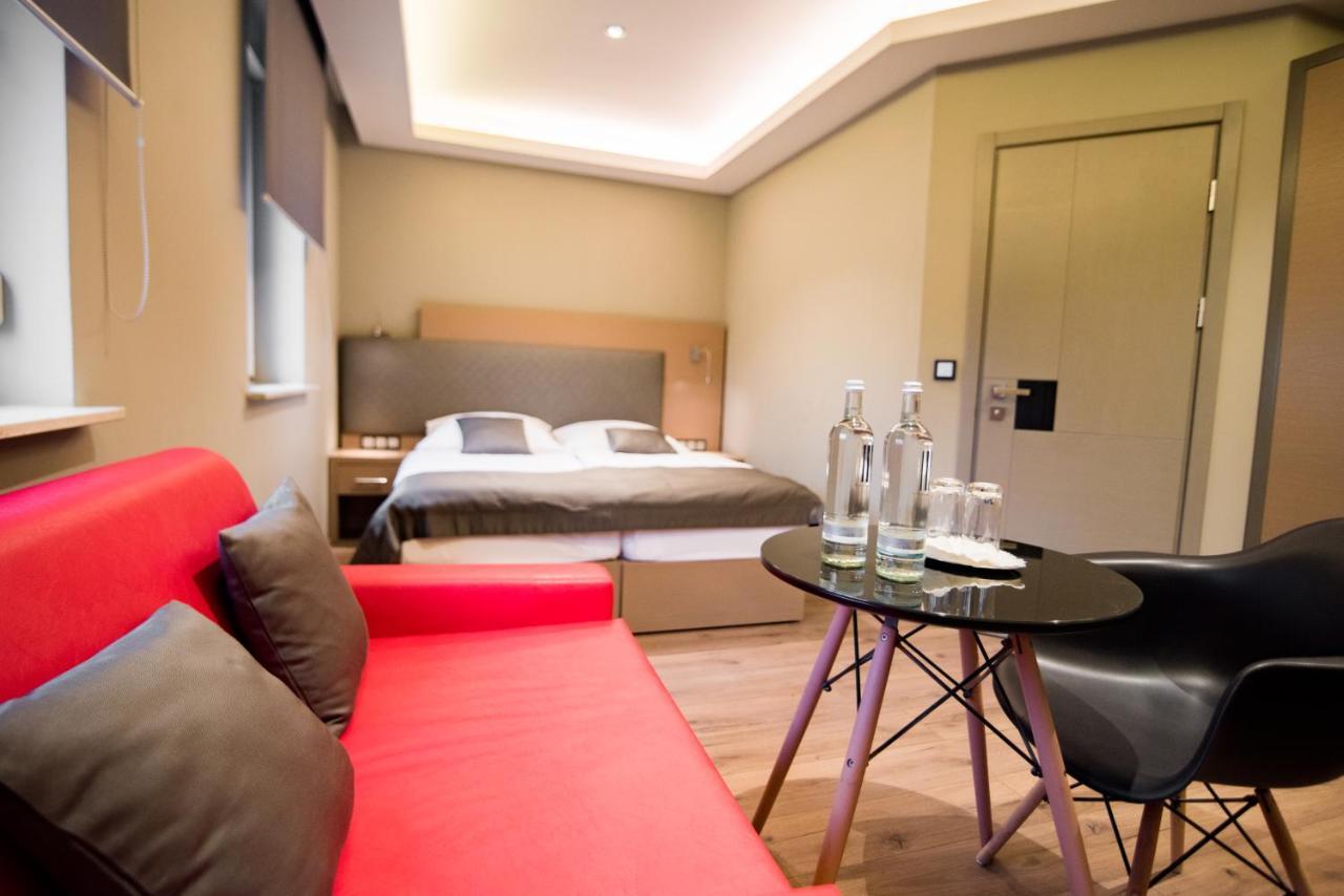 Zum Gruenen Baum Hotel Frankfurt Airport Кельстербах Экстерьер фото
