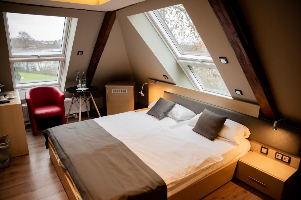 Zum Gruenen Baum Hotel Frankfurt Airport Кельстербах Экстерьер фото