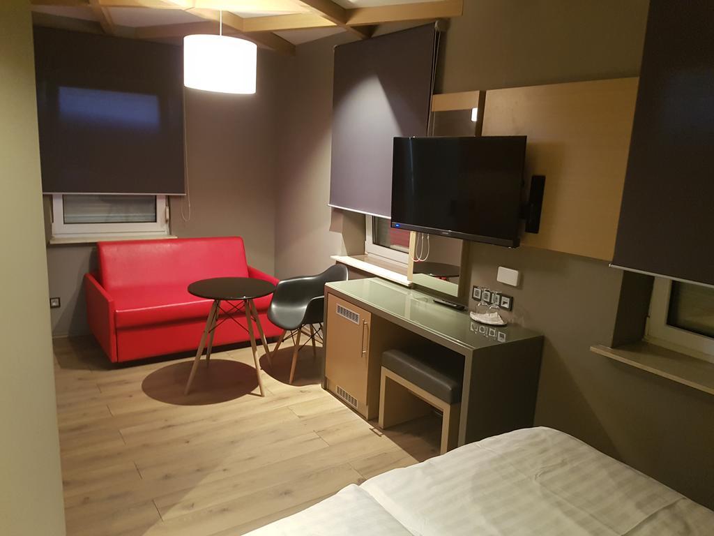Zum Gruenen Baum Hotel Frankfurt Airport Кельстербах Экстерьер фото