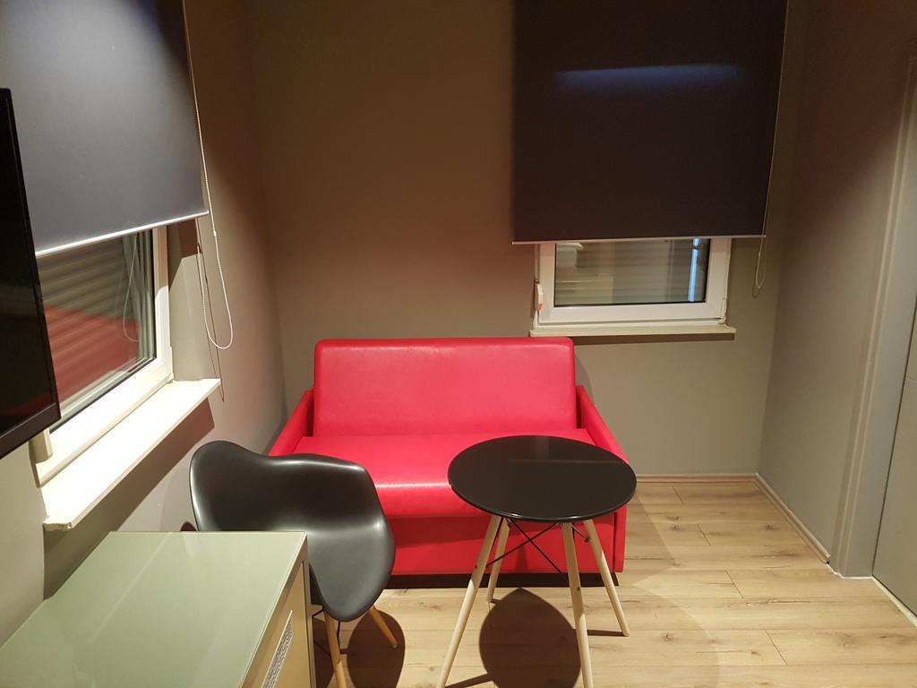 Zum Gruenen Baum Hotel Frankfurt Airport Кельстербах Экстерьер фото